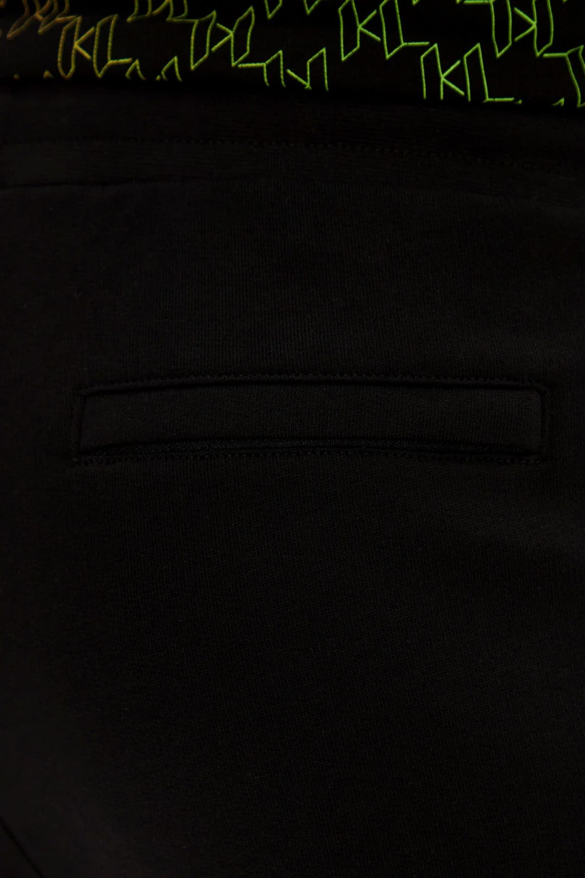 KARL LAGERFELD ΒΕΡΜΟΥΔΑ ΦΟΥΤΕΡ CARGO LOGO ΜΑΥΡΟ