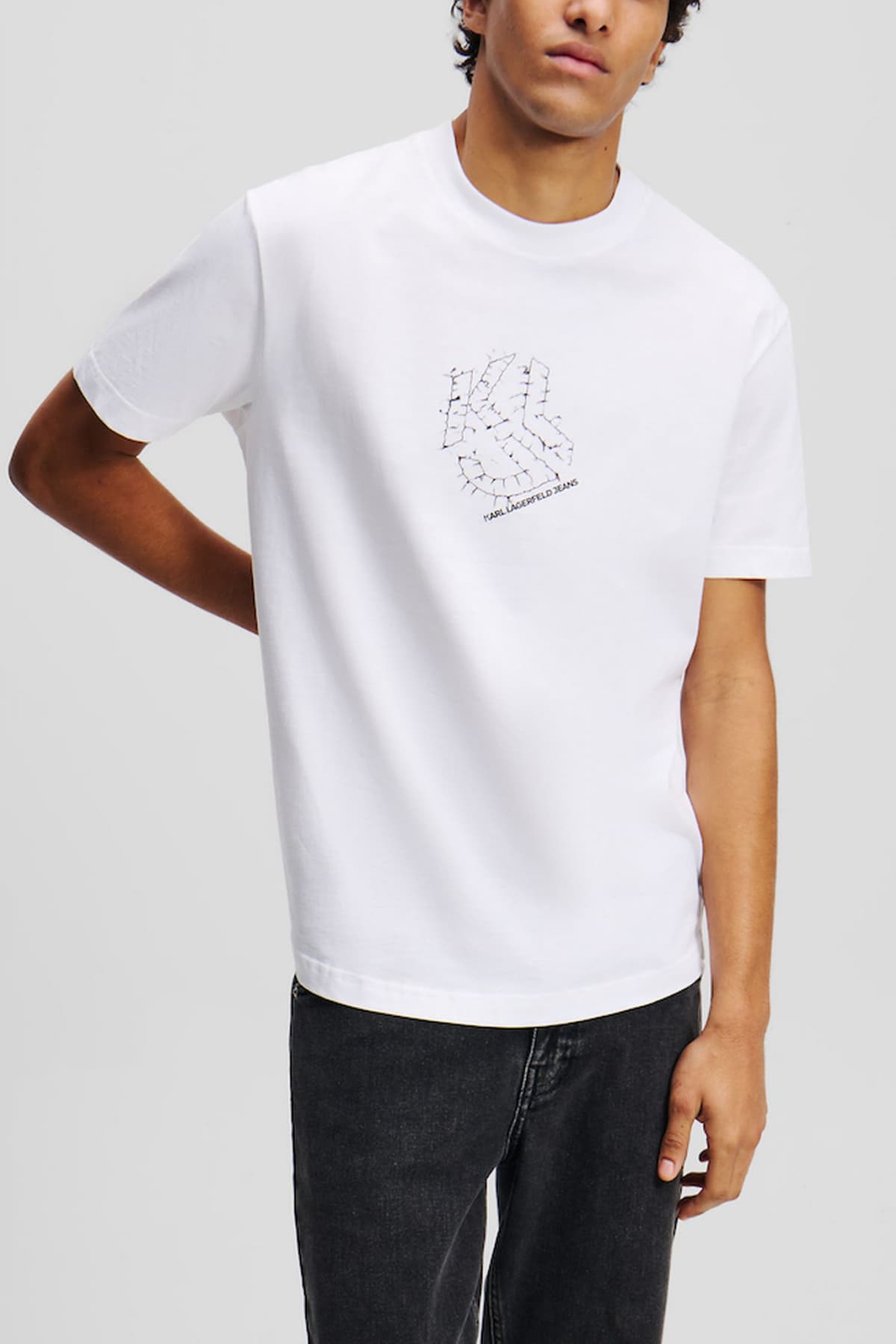 KARL LAGERFELD JEANS T-SHIRT ΜΕ ΟΒΑΛ ΤΕΛΕΙΩΜΑ CURVED HEM SHIBORI REGULAR FIT ΛΕΥΚΟ