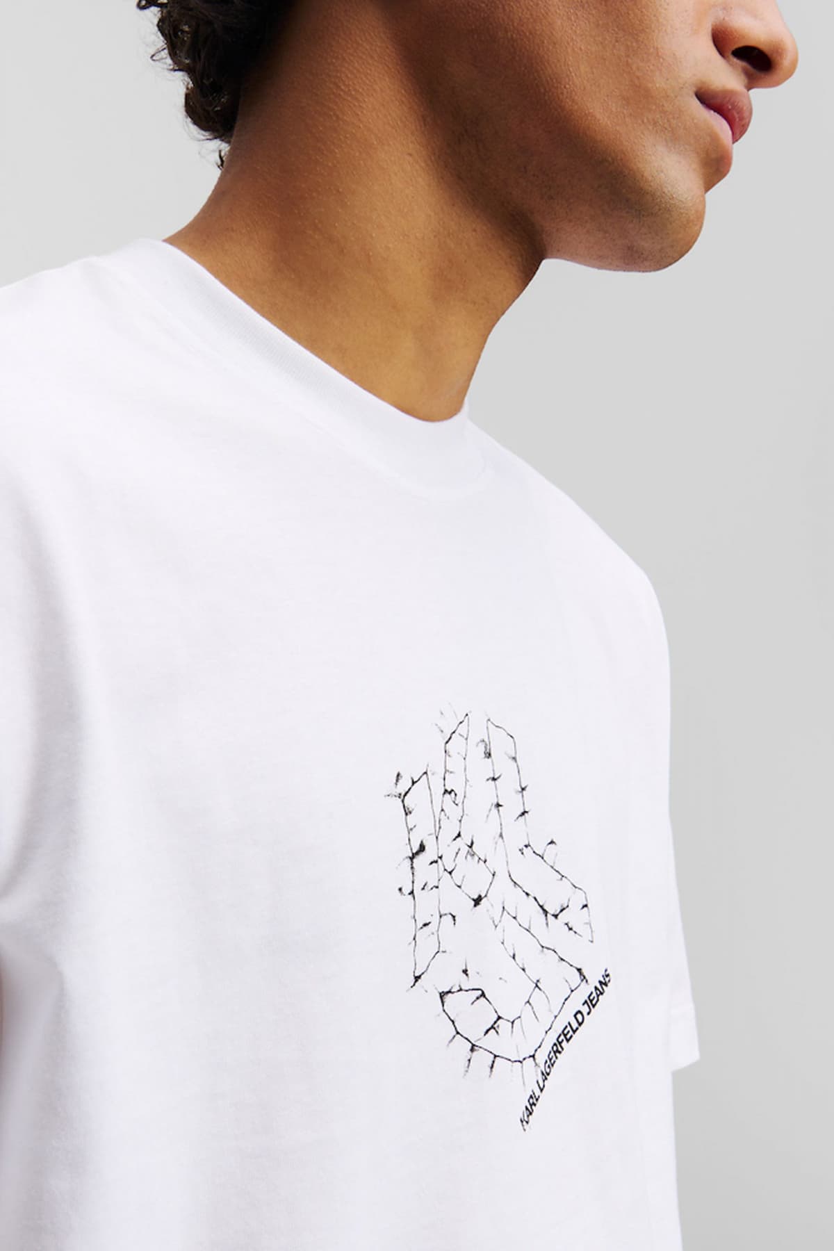 KARL LAGERFELD JEANS T-SHIRT ΜΕ ΟΒΑΛ ΤΕΛΕΙΩΜΑ CURVED HEM SHIBORI REGULAR FIT ΛΕΥΚΟ