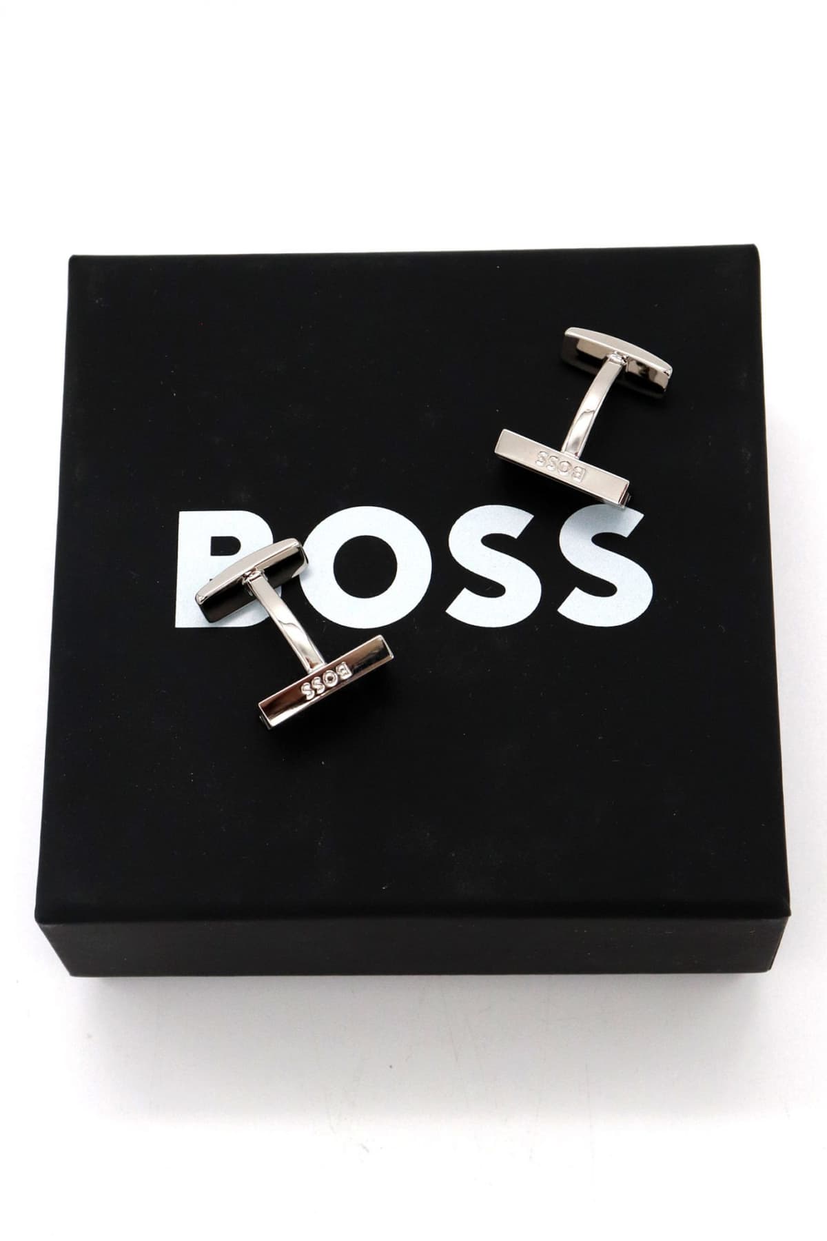 BOSS ΜΑΝΙΚΕΤΟΚΟΥΜΠΟ Β-ICONICS-CUF ΜΠΕΖ