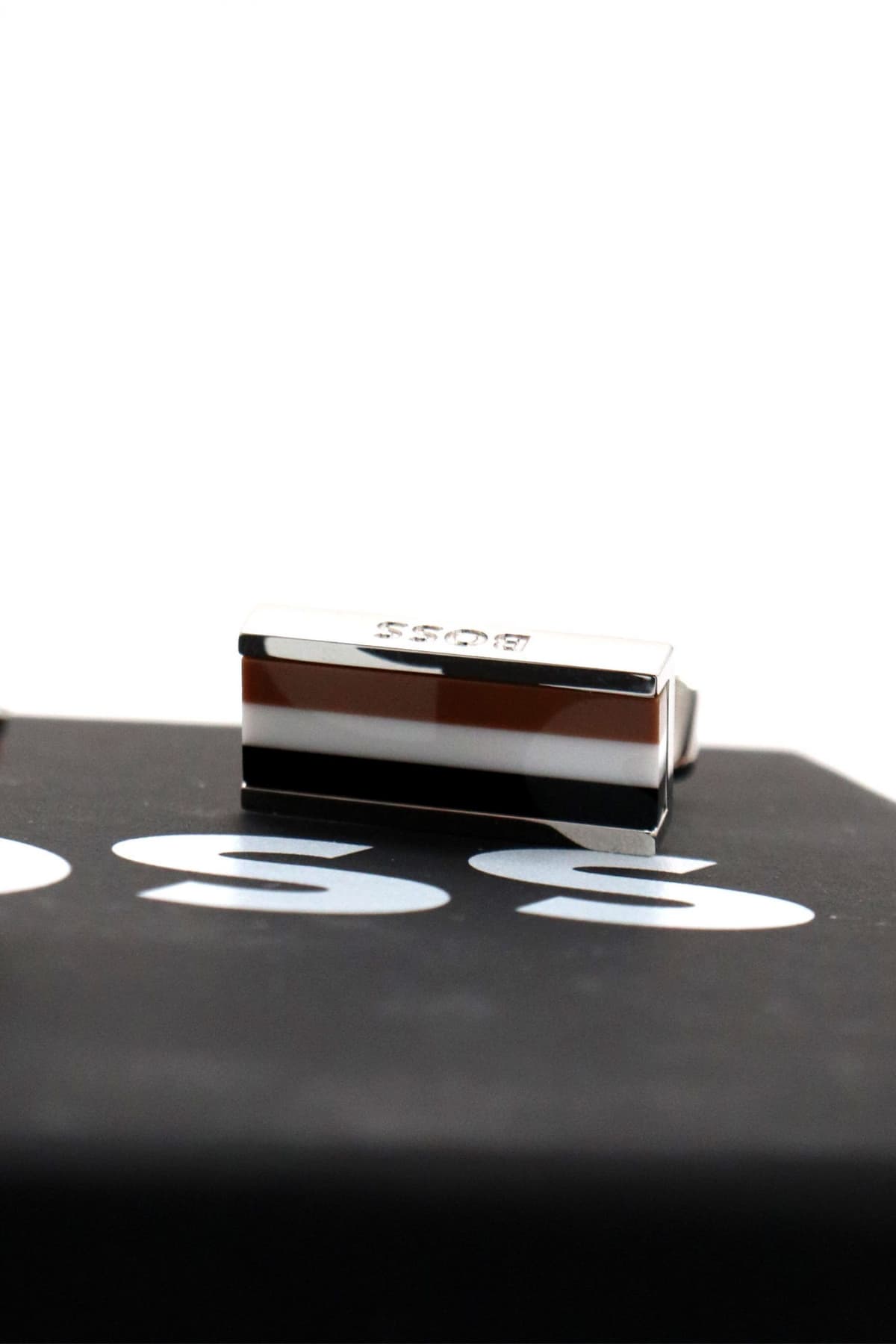 BOSS ΜΑΝΙΚΕΤΟΚΟΥΜΠΟ Β-ICONICS-CUF ΜΠΕΖ