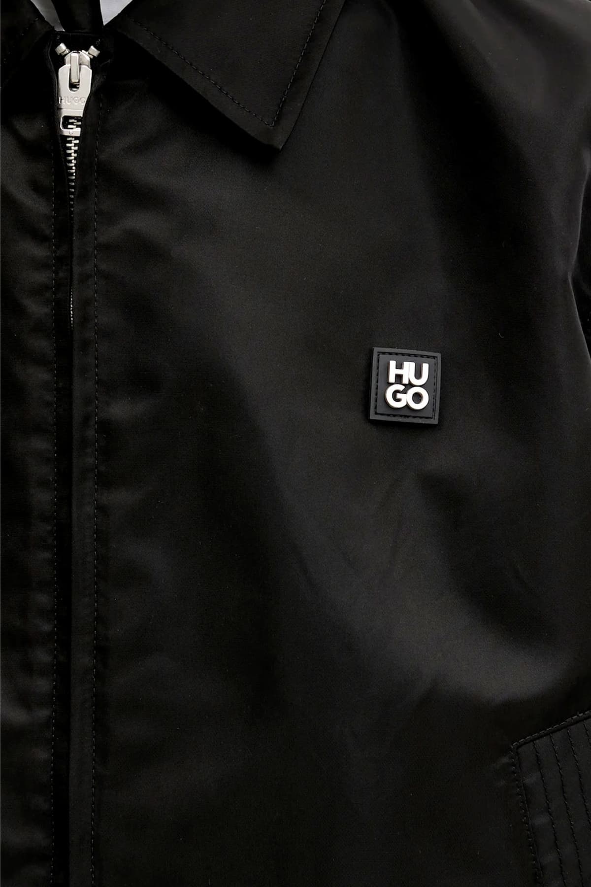 HUGO ΜΠΟΥΦΑΝ BELTO2531 LOGO ΜΕΤΑΛΛΙΚΟ ΜΑΥΡΟ