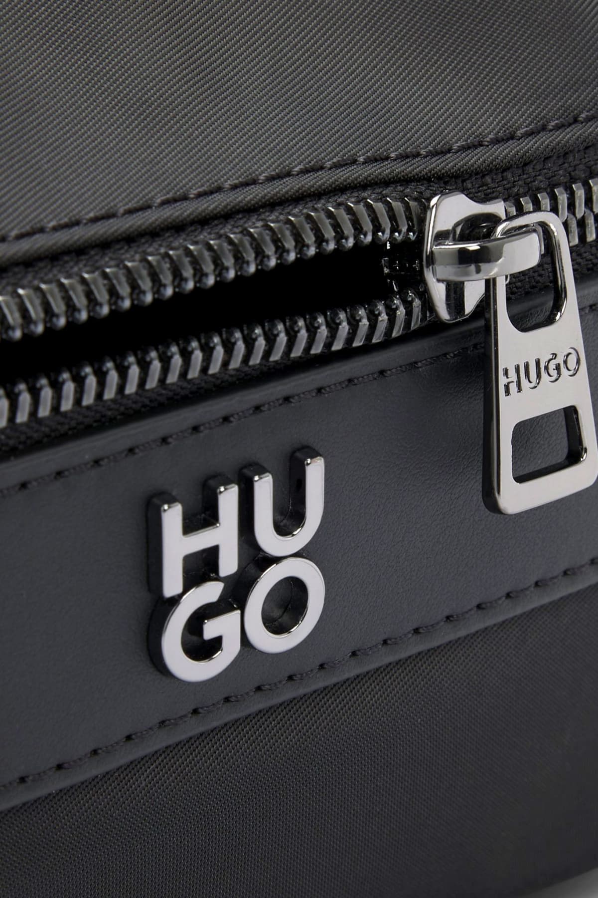 HUGO ΤΣΑΝΤΑΚΙ CROSSBODY QUANTIC_N_EW CROSSB LOGO ΜΕΤΑΛΛΙΚΟ ΜΑΥΡΟ