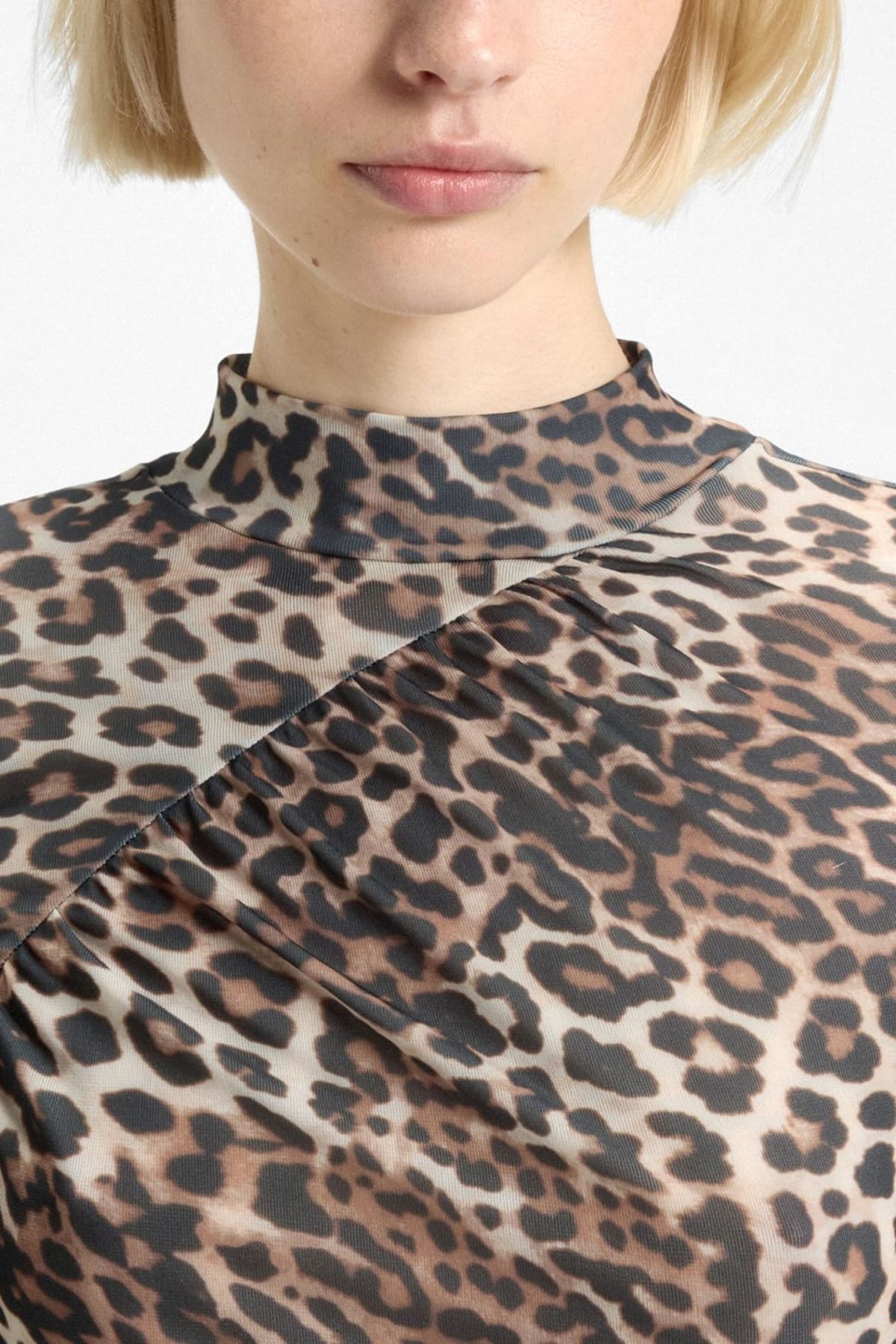 HUGO ΜΠΛΟΥΖΑ DARDONNAY ΛΟΥΠΕΤΟ ΛΕΟΠΑΡ