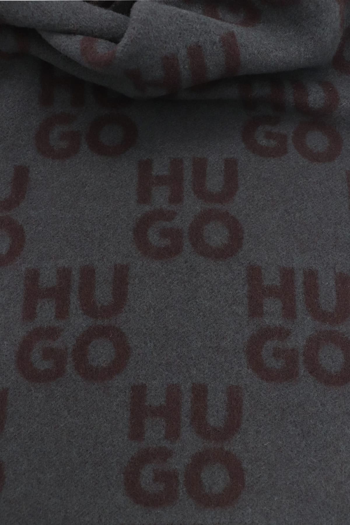 HUGO ΚΑΣΚΩΛ MARTYN_40*180 ALL OVER LOGO ΣΚΟΥΡΟ ΠΡΑΣΙΝΟ