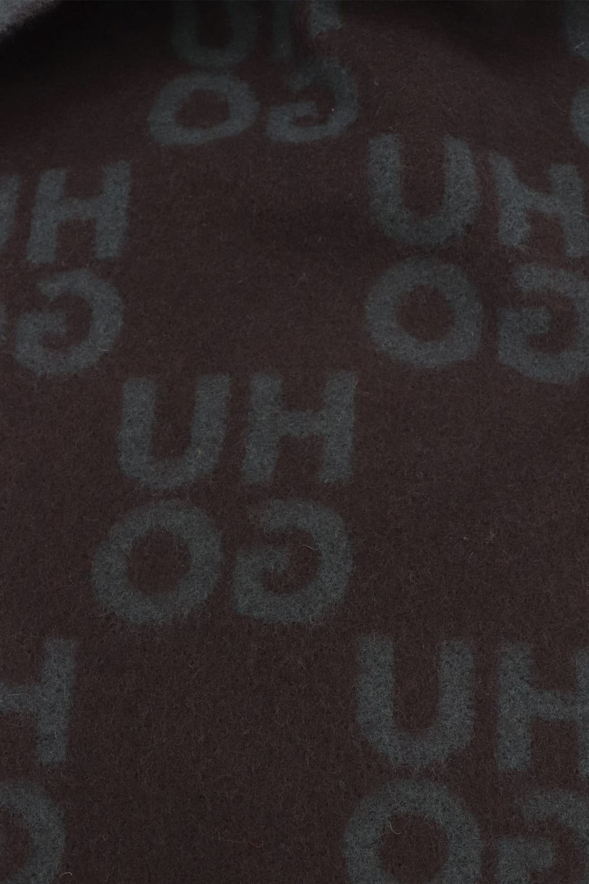 HUGO ΚΑΣΚΩΛ MARTYN_40*180 ALL OVER LOGO ΣΚΟΥΡΟ ΠΡΑΣΙΝΟ