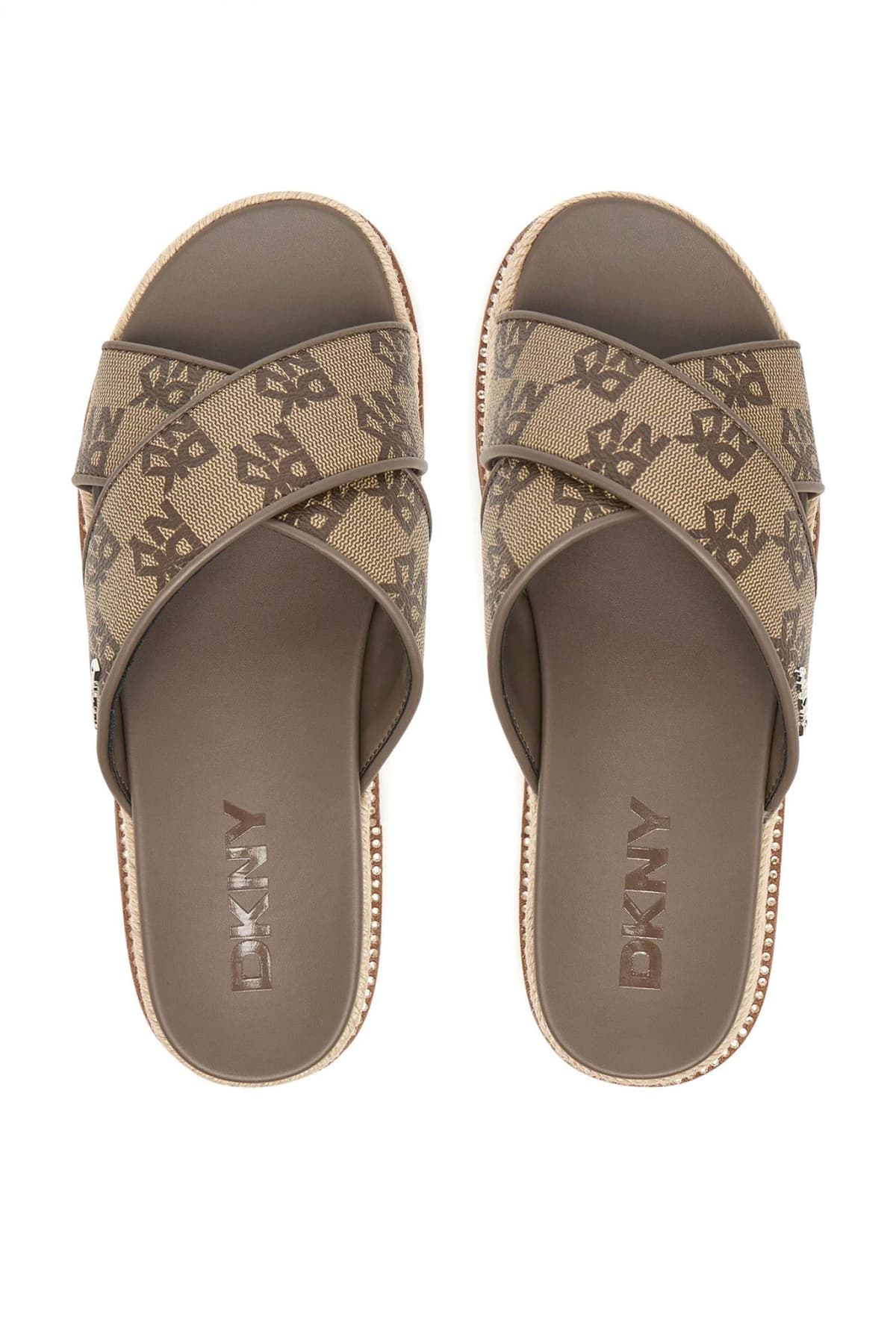 DKNY ΠΑΠΟΥΤΣΙΑ ΠΑΝΤΟΦΛΕΣ BERRIS X BAND WEDG ALL OVER LOGO ΣΤΡΑΣ ΜΠΕΖ-ΚΑΦΕ