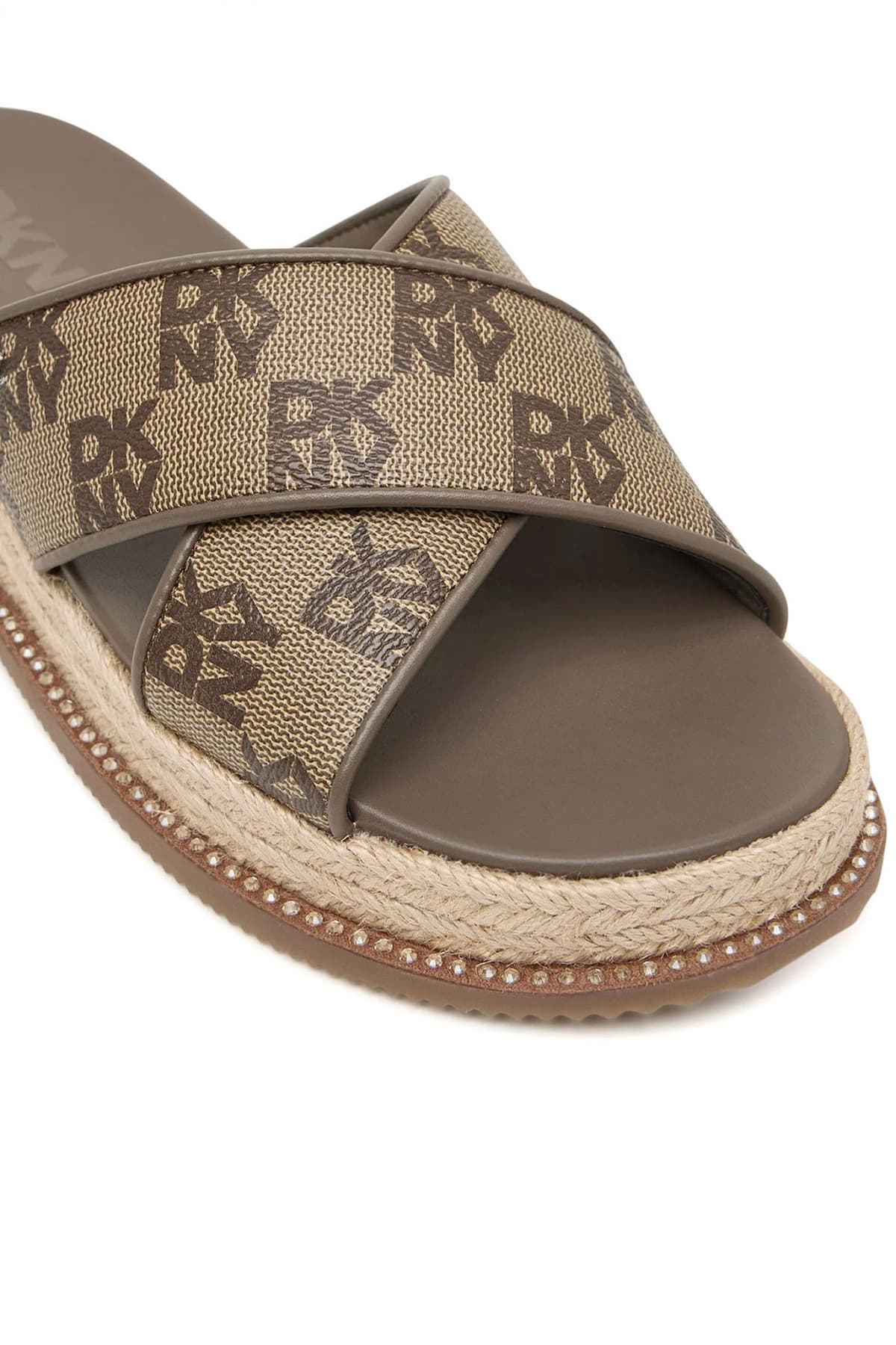 DKNY ΠΑΠΟΥΤΣΙΑ ΠΑΝΤΟΦΛΕΣ BERRIS X BAND WEDG ALL OVER LOGO ΣΤΡΑΣ ΜΠΕΖ-ΚΑΦΕ