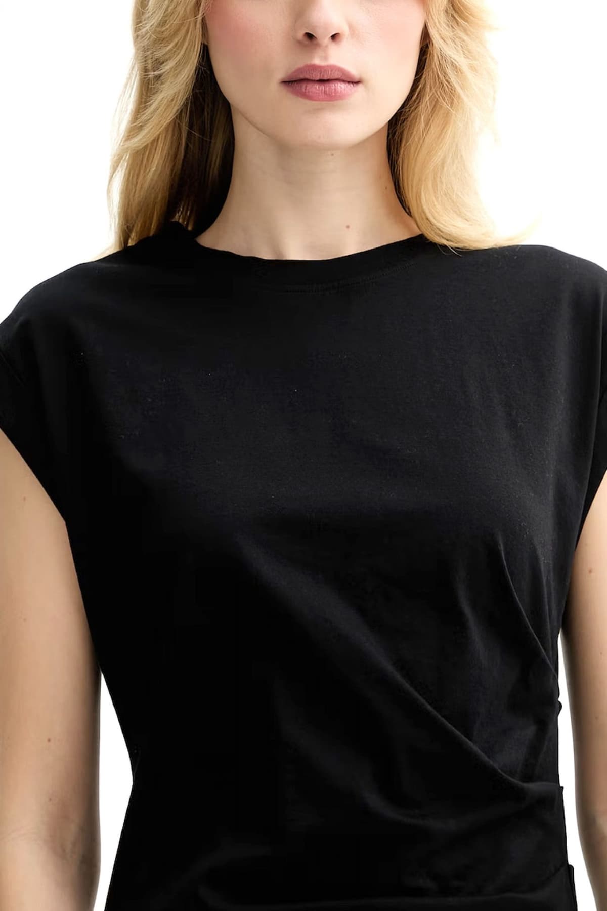 BOSS TOP EPKA ΣΟΥΡΑ ΜΕΣΗ ΜΑΥΡΟ