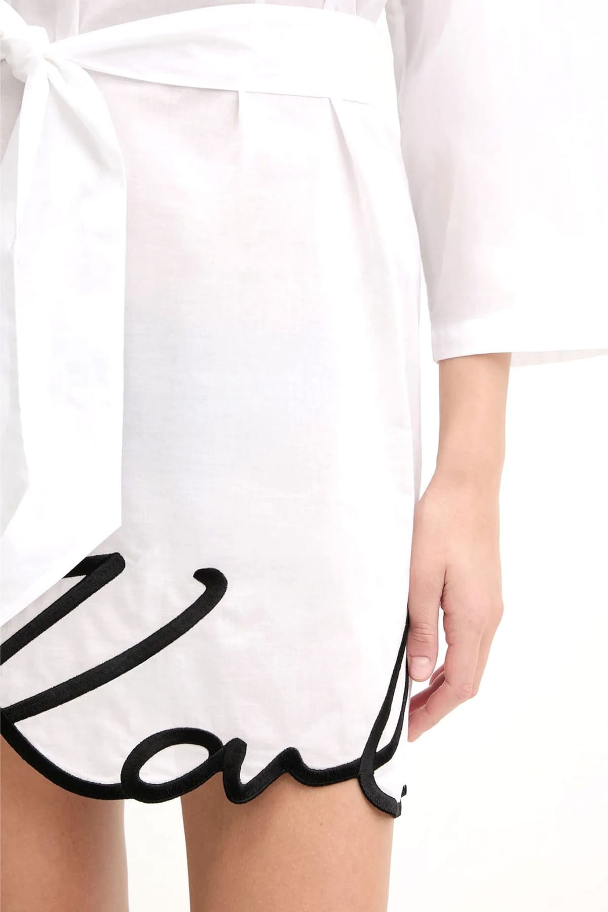 KARL LAGERFELD ΠΑΡΕΟ DNA SIGNATURE BEACH DRESS ΑΝΟΙΓΜΑΤΑ ΚΑΤΩ ΑΠΟΣΠΩΜΕΝΗ ΖΩΝΗ ΛΕΥΚΟ