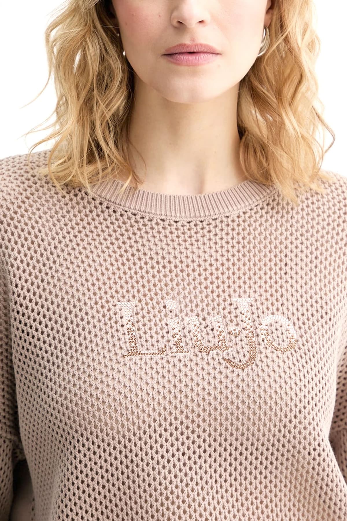 LIU-JO BETTER ΠΛΕΚΤΟ CREWNECK ΔΙΑΤΡΗΤΟ ΜΠΡΟΣΤΑ LOGO ΣΤΡΑΣ ΚΑΦΕ