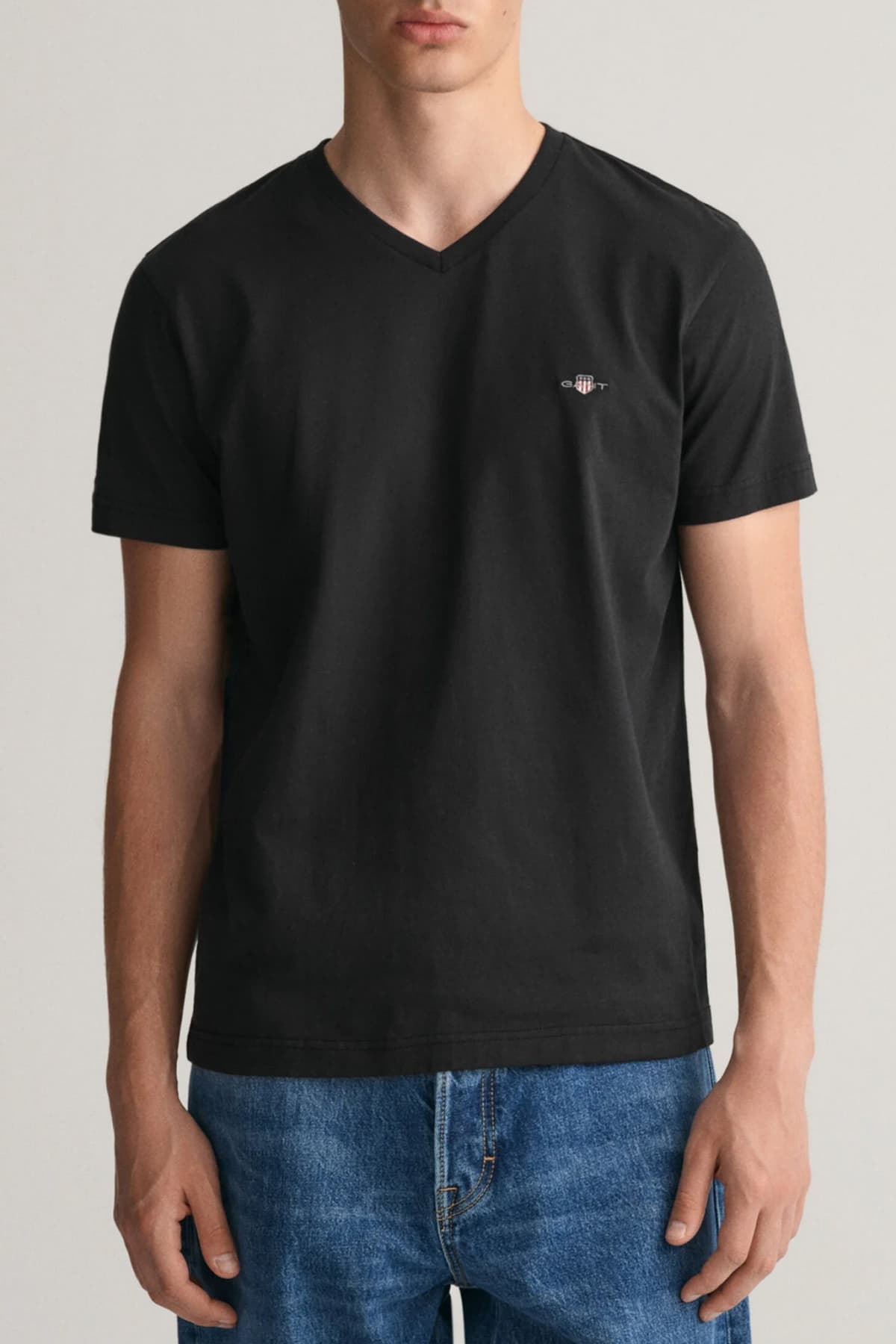 GANT T-SHIRT V-NECK SLIM SHIELD ΜΑΥΡΟ