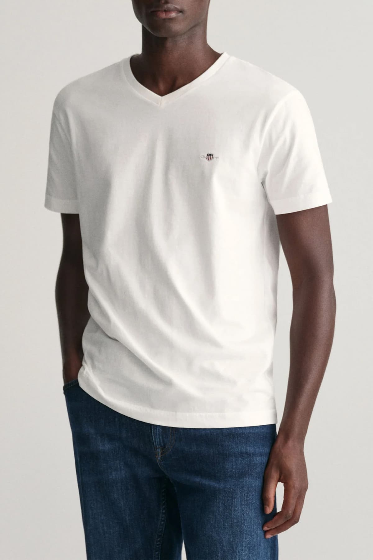 GANT T-SHIRT V-NECK SLIM SHIELD ΜΑΥΡΟ