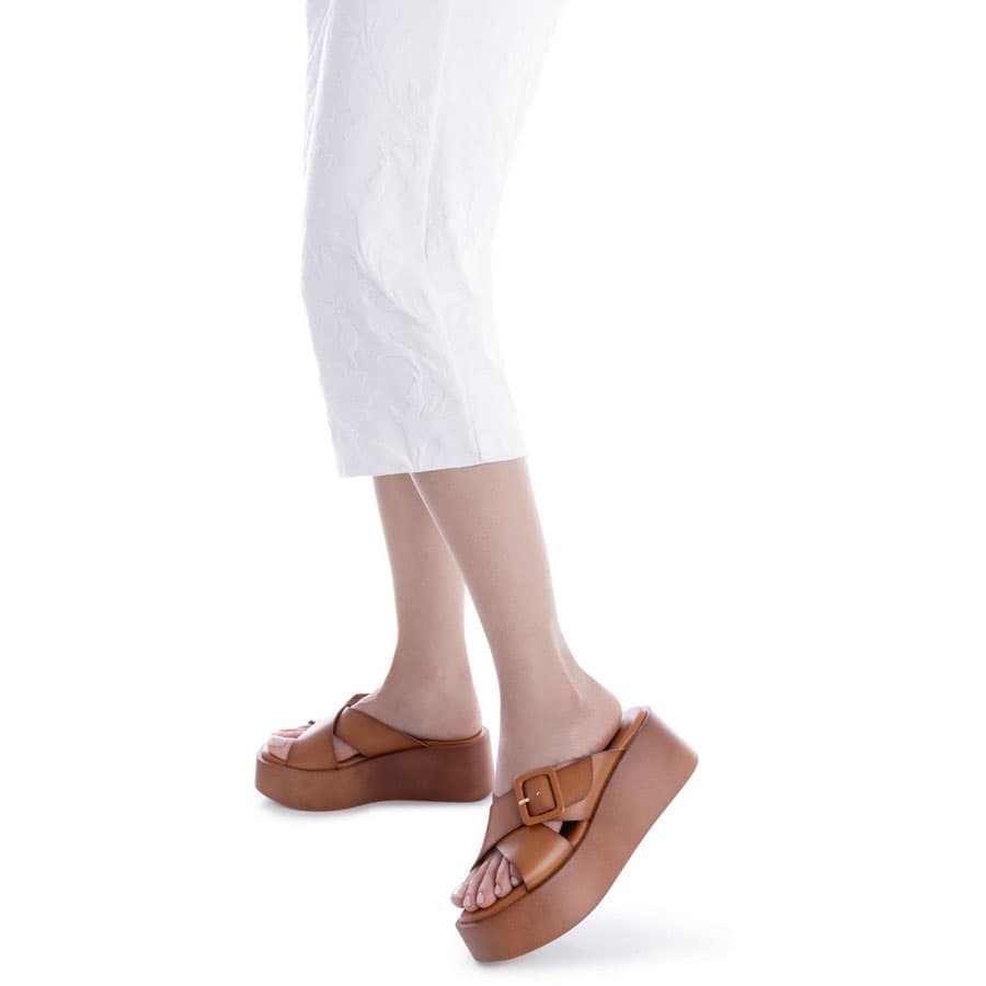 Women's Platforms Refresh Brown