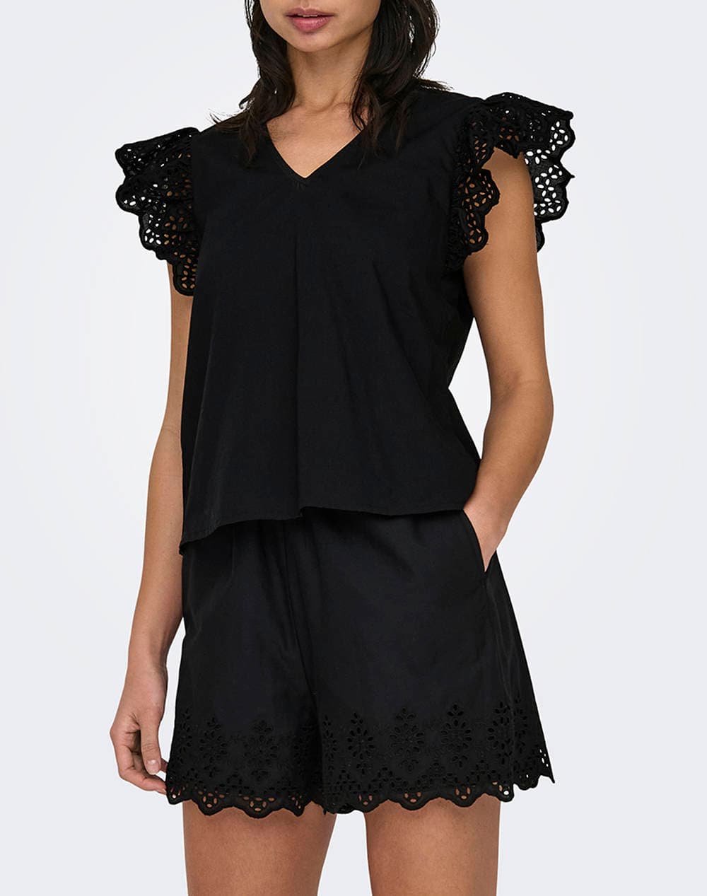 ONLY ONLLOU LIFE EMB S/S FRILL TOP WVN 15313171-BLACK Black