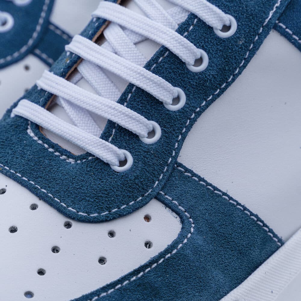 Designer Λευκα Sneakers με Μπλε Σουέντ Λεπτομέρειες