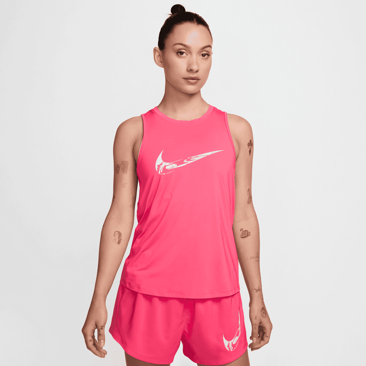 Γυναικεία αθλητικά αμάνικα μπλουζάκια Nike Χακί