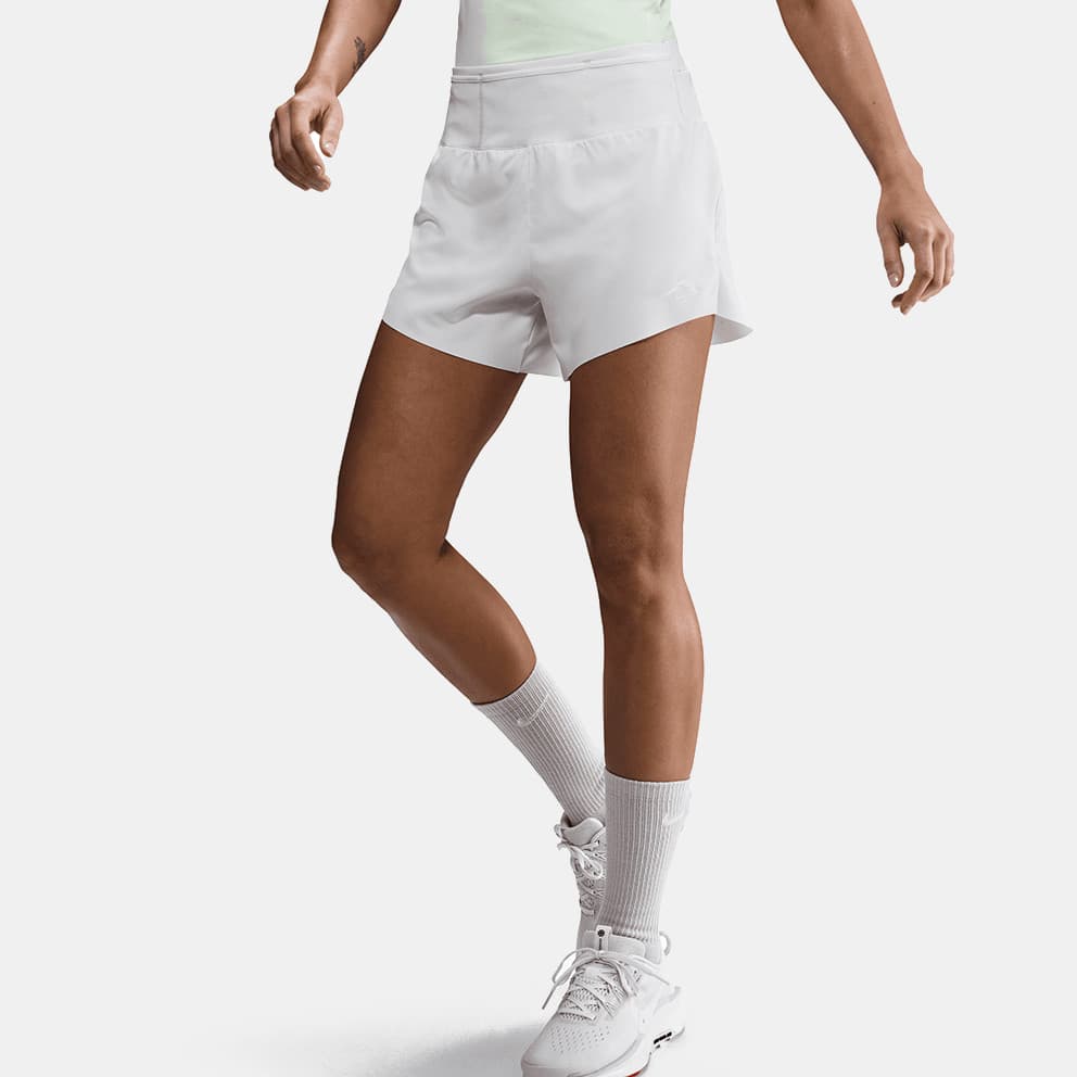 Γυναικεία αθλητικά σορτς Nike Λευκό