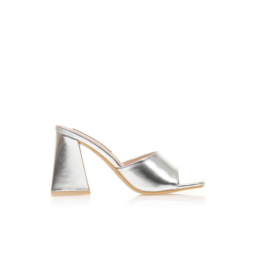 Mules λευκά δερματίνη με τριγωνικό χοντρό τακούνι