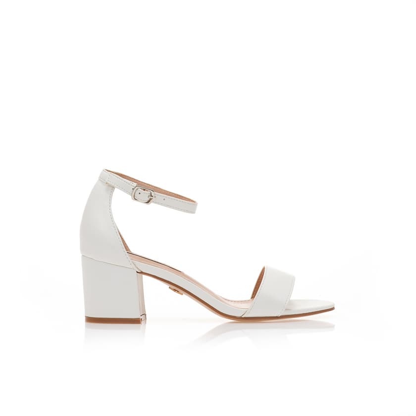 Πέδιλα TSOUKALAS λευκά δερματίνη με λουράκι στον αστράγαλο και χοντρό τακούνι