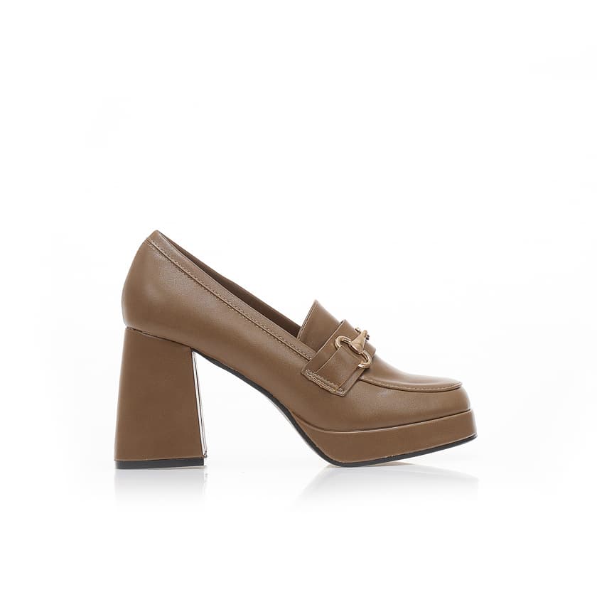 Γόβες πούρο δερματίνη με μεταλλική χρυσή αγκράφα