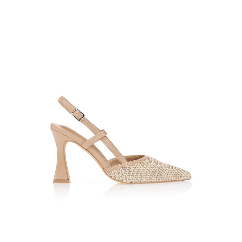 Γόβες μπεζ με ψάθινη μύτη